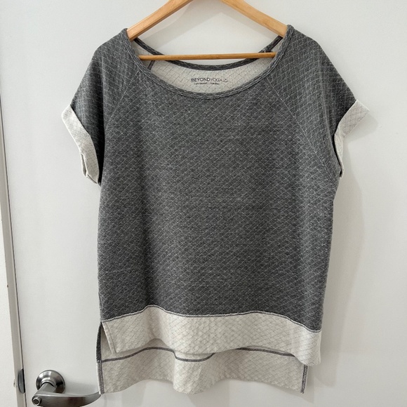 Beyond Yoga Tops - Beyond Yoga Short Sleeve Top, Size M, in Grey